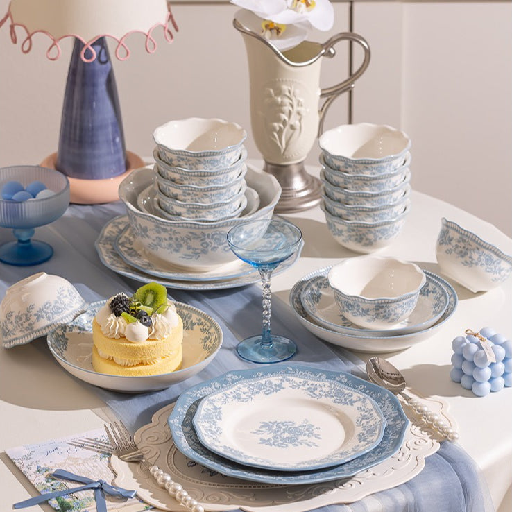 Blue Danube dinnerware set – detail