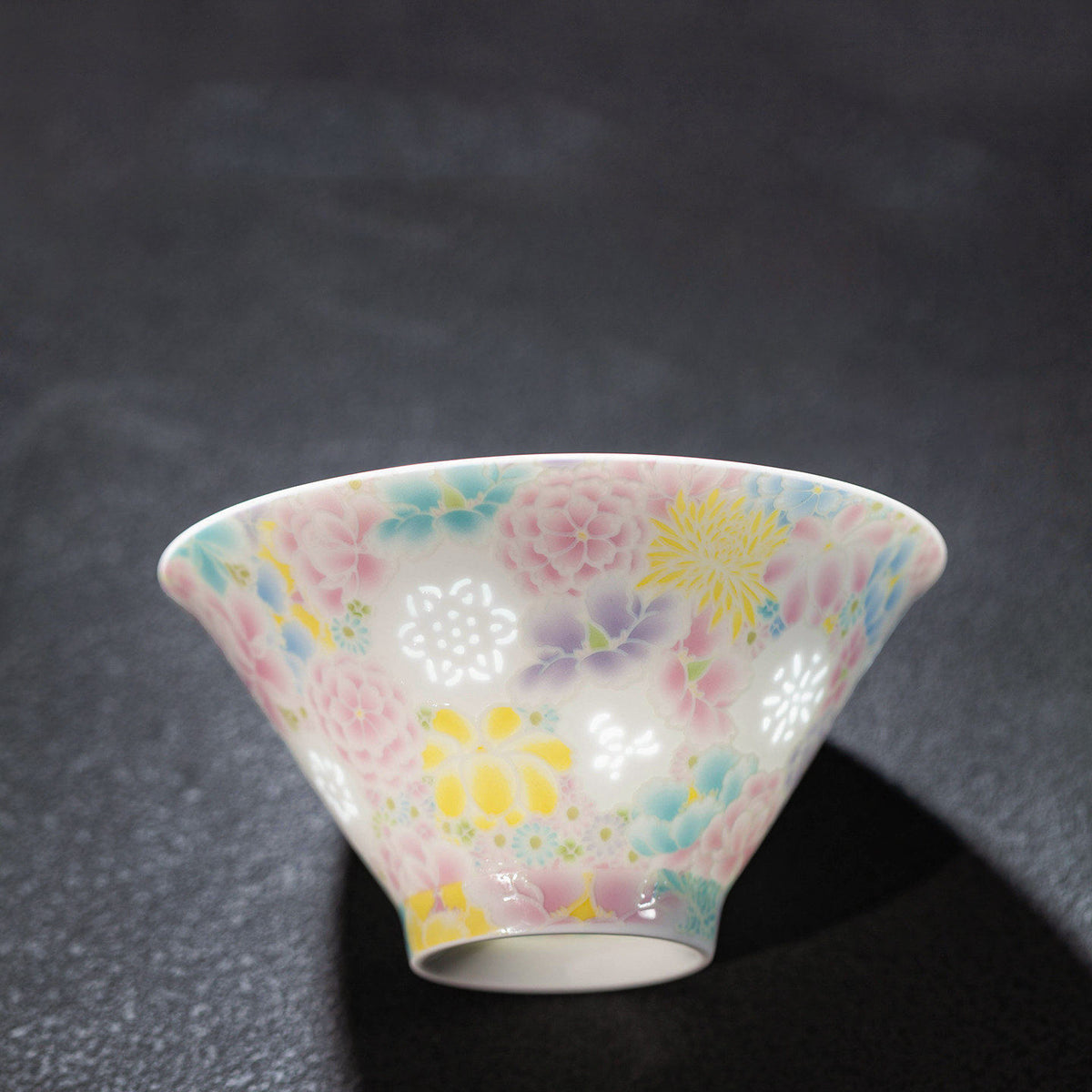 Jingdezhen Linglong Porcelain Bowl – Floral Rice-Grain