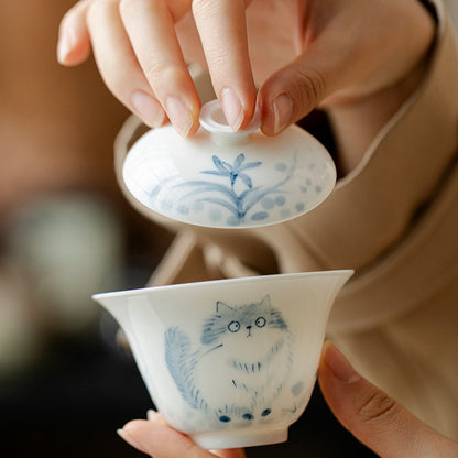Hand-painted blue-and-white cat gaiwan – detail