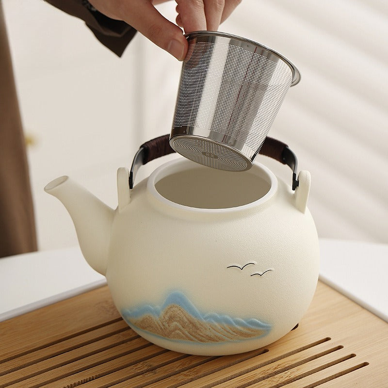 Matte distant-mountain tea set – detail