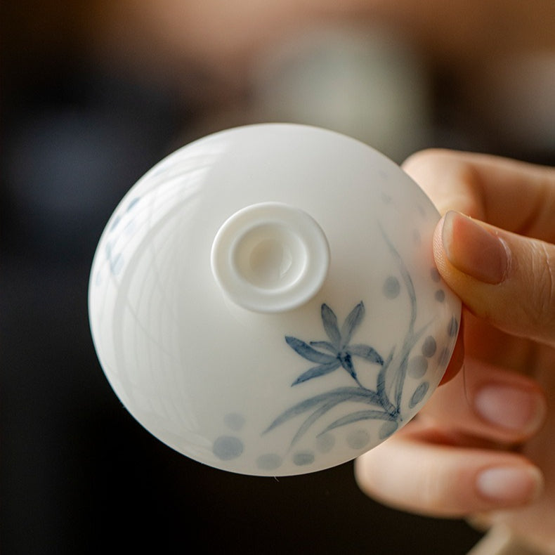 Hand-painted blue-and-white cat gaiwan – detail