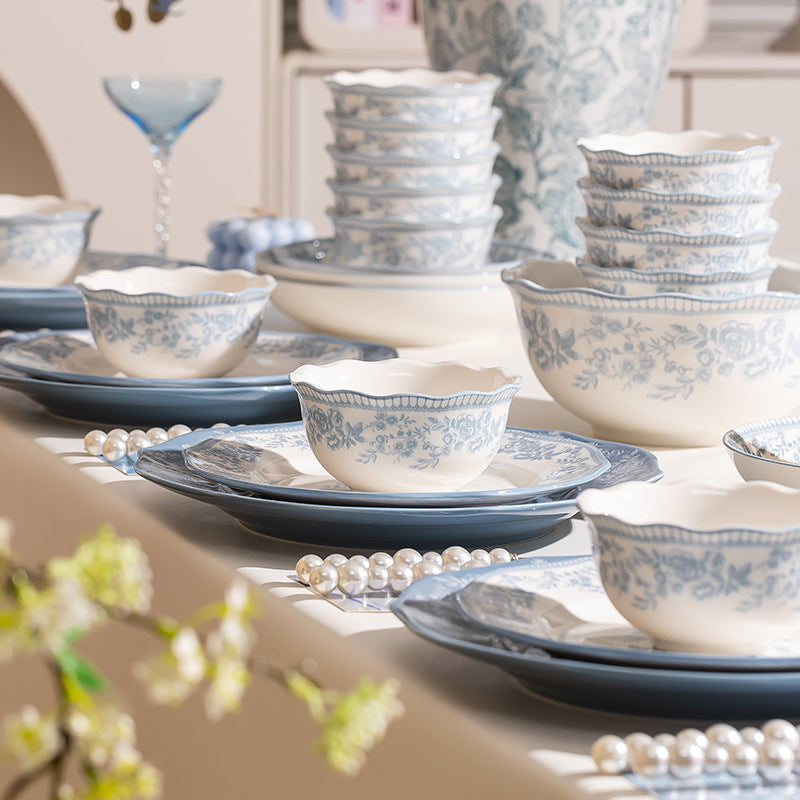 Blue Danube dinnerware set – detail