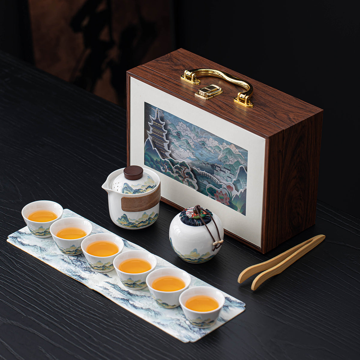 Thousand-Li Landscape travel tea set – detail