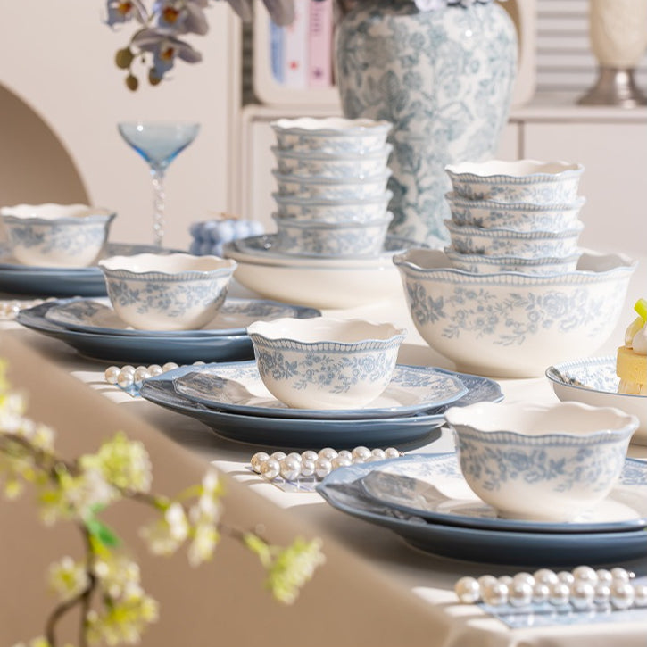 Blue Danube dinnerware set – detail