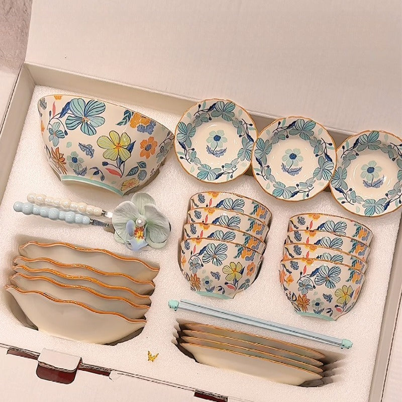 Man Ting Fang full-flower porcelain dinnerware – detail