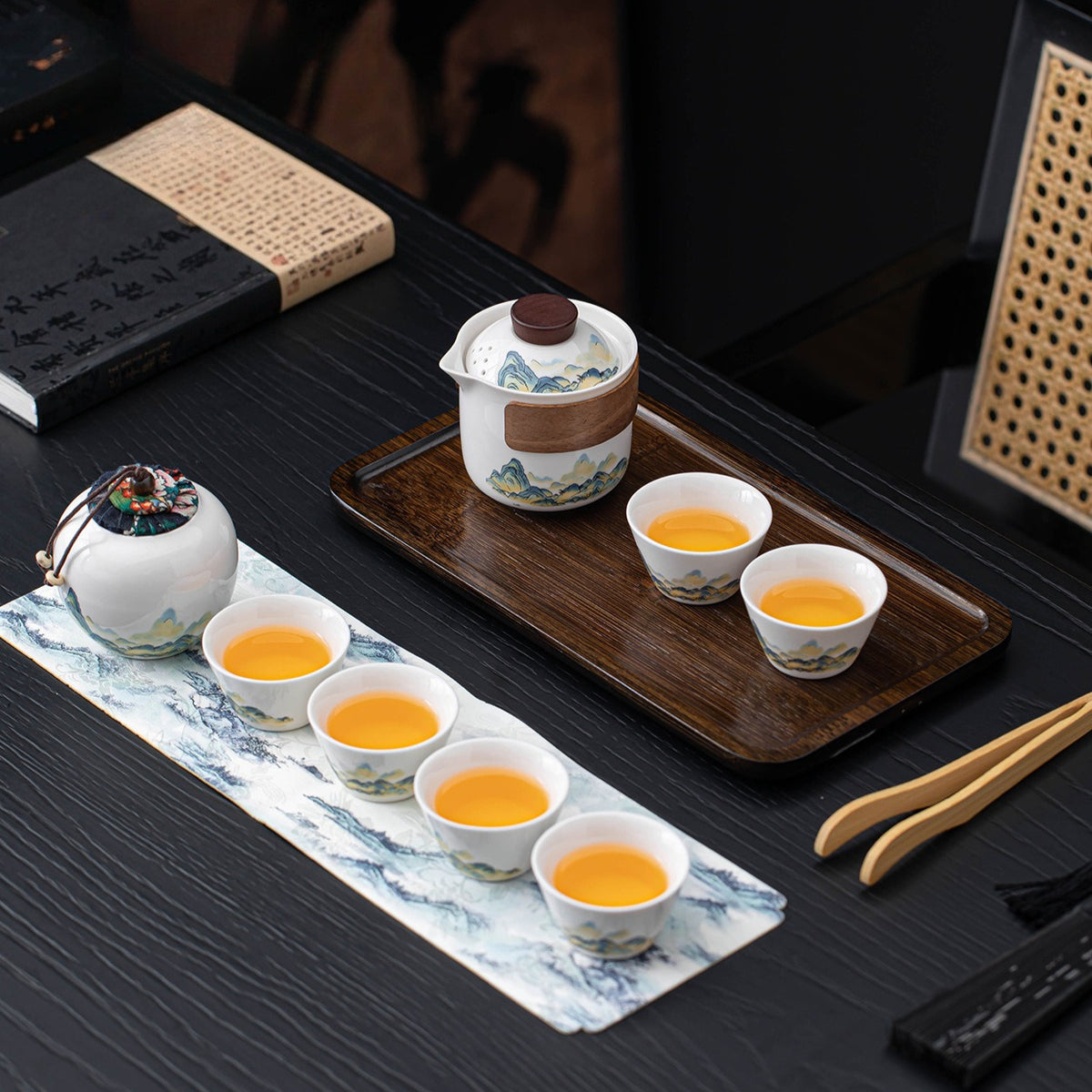 Thousand-Li Landscape travel tea set – detail